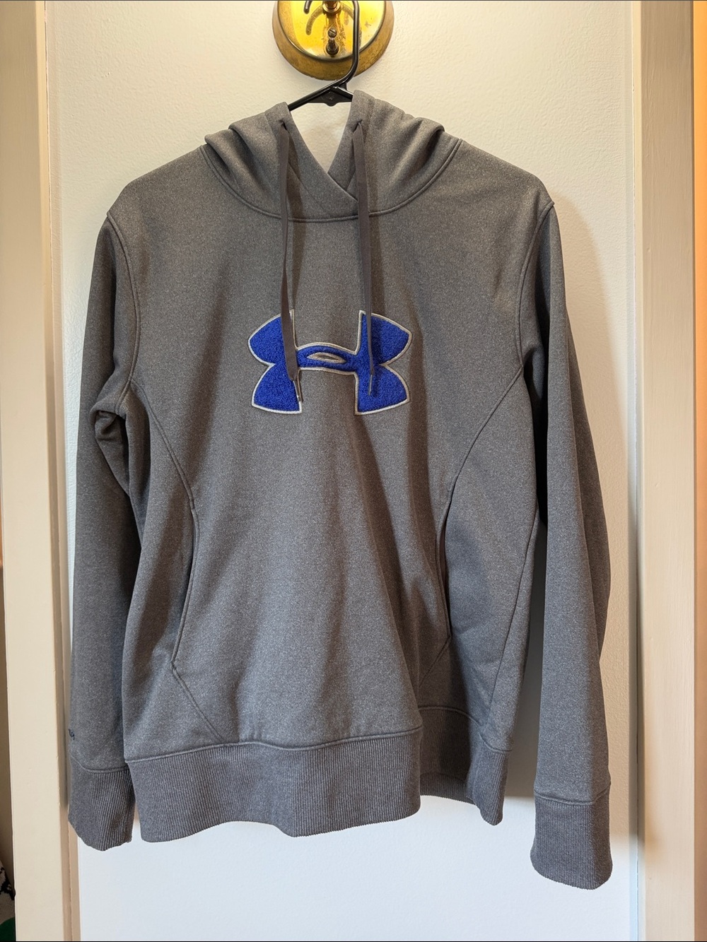 Under Armour Men’s Gray Crewneck Hoodie with Blue Logo